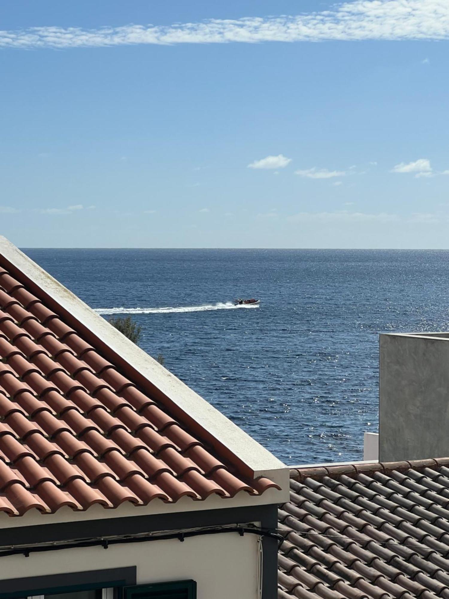 Casa A 2 Minutos A Pe De Piscina Natural Понта-Делгада Экстерьер фото