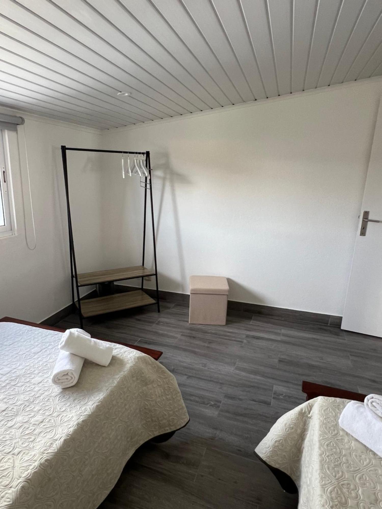 Casa A 2 Minutos A Pe De Piscina Natural Понта-Делгада Экстерьер фото